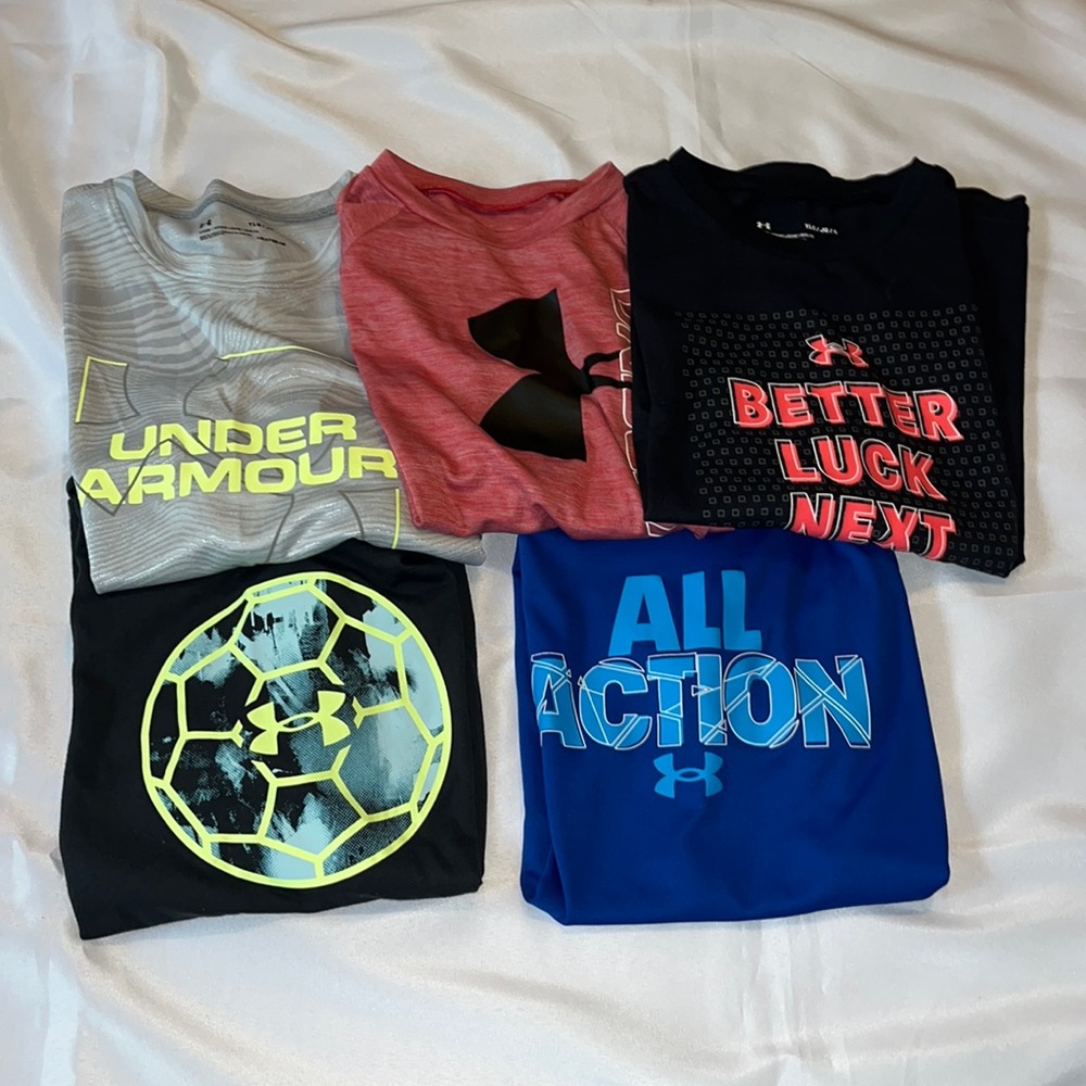 Boy’s Under Armour short sleeve tee shirts
